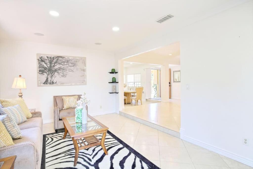 5 Rooms Villa Near Disneyland, Golf Course And Trial To Beach Santa Ana Eksteriør bilde